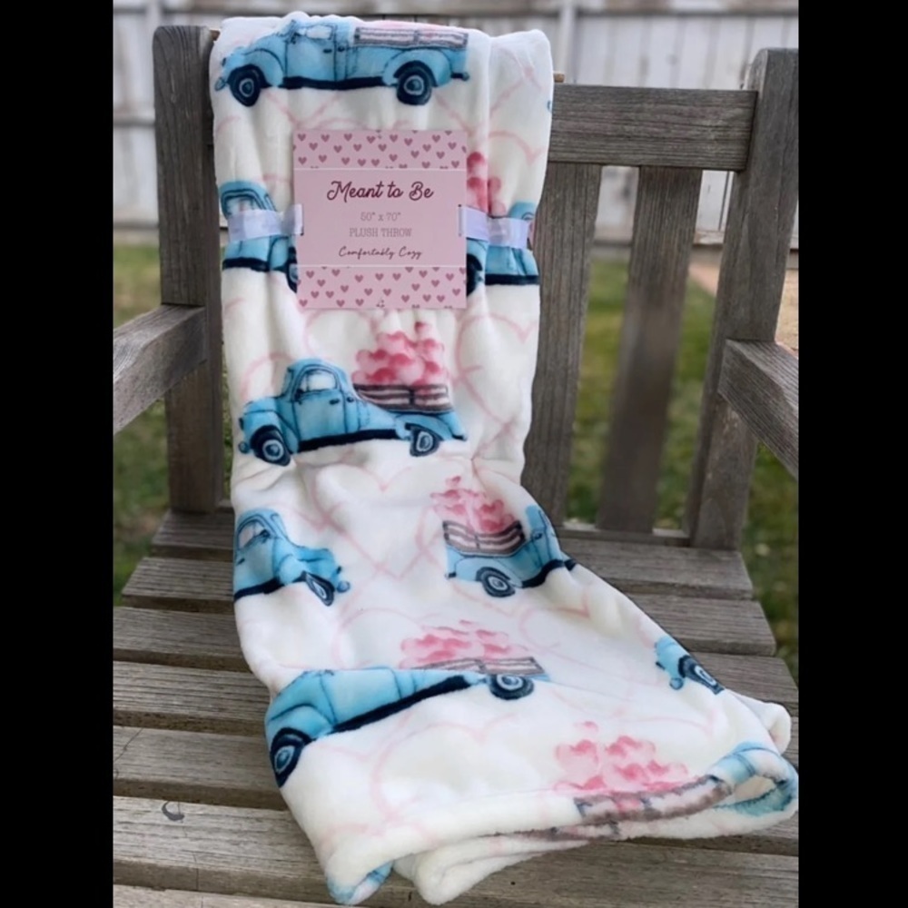 Farmhouse Blue Truck Hearts Plush Throw‎ NWT